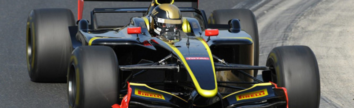Club Racing F1 Drive and ride in a Formula 1 racecar - Club Sportiva
